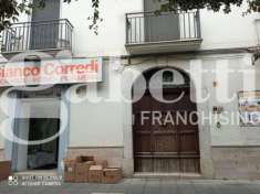 Foto Appartamento in vendita a Benevento - 8 locali 165mq