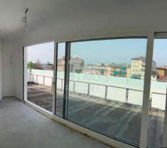 Foto Appartamento in vendita a Udine - 4 locali 190mq