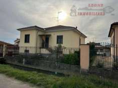 Foto Villa in vendita a Pavia - 4 locali 200mq