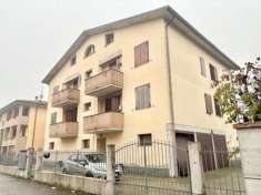 Foto 1 camera in vendita a Cadelbosco Di Sopra