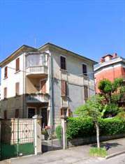 Foto 1 Locale in Vendita, 6,5 Locali, 119 mq, Forl