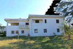 Foto 1 Locale in Vendita, pi di 6 Locali, 184 mq, Corciano