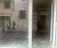 Foto 1 Vetrina in vendita a Pietrasanta