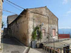 Foto 1526/PIETRAVAIRANO Casa indipendente di mq 86 al borgo di Pietravairano in via SantEramo. Ottimamente esposta ed in posizione panoramicissima, gode d