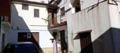 Foto 1889/PIEDIMONTE Casa indipendente al primo piano di mq 65 a Piedimonte Matese. Ristrutturata da poco  subito abitabile e si compone di grosso soggior
