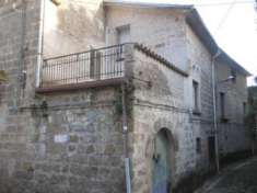 Foto 1912/MARZANO Casa indipendente di mq 300 su due livelli con giardino pensile di mq 300 in localit  Macini, frazione di Marzano Appio.