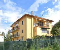 Foto 4 o pi Locali in Vendita, 4 Locali, 93 mq, Reggello