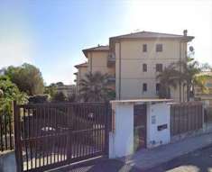 Foto 4 o pi� Locali in Vendita, 5,5 Locali, 117 mq, Gravina di Catani