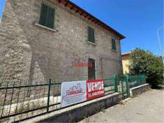 Foto 4 o pi Locali in Vendita, 5 Locali, 135 mq, Spoleto