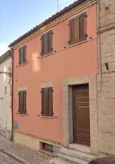 Foto 4 o pi Locali in Vendita, 5 Locali, 154 mq, Treia