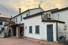 Foto 4 o pi Locali in Vendita, 6,5 Locali, 111 mq, Roncoferraro