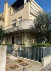 Foto 4 o pi� Locali in Vendita, 6,5 Locali, 98 mq, Pesaro