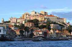 Foto 4 o pi� Locali in Vendita, 6 Locali, 250 mq, Imperia (Porto Maur