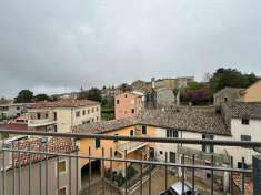 Foto 4 o pi Locali in Vendita, pi di 6 Locali, 140 mq, Cupramontana
