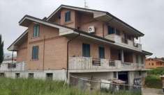 Foto 4 o pi Locali in Vendita, pi di 6 Locali, 145 mq, Monterubbian