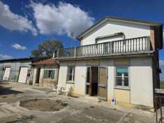 Foto 4Km da Copparo Casa indipendente su 4 lati ampia metratura con garage/magazzino