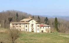 Foto A 15 km da Firenze immobile mq 5800 ha 54 terreno