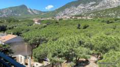Foto A Cala Gonone, a due passi dal mare, vi proponiamo in una palazzina centrale vari appartamenti panoramici nuovi.