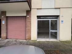 Foto A706. CARPI. LOCALE COMMERCIALE AD USO NEGOZIO.