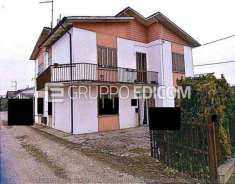 Foto Abitazione di tipo civile di 229 mq  in vendita a Solesino - Rif. 4460878