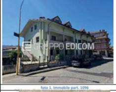 Foto Abitazione di tipo civile di 251 mq  in vendita a Serra San Bruno - Rif. 4526566