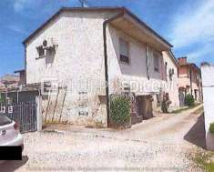 Foto Abitazione di tipo economico di 154 mq  in vendita a Villafranca di Verona - Rif. 4501614