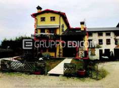 Foto Abitazione di tipo economico di 175 mq  in vendita a San Zenone degli Ezzelini - Rif. 4512879