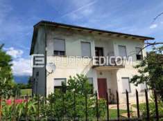 Foto Abitazione di tipo economico di 194 mq  in vendita a Loria - Rif. 4515680
