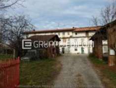 Foto Abitazione di tipo economico di 229 mq  in vendita a Oleggio - Rif. 4507980