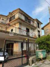 Foto Abitazione di tipo economico di 233 mq  in vendita a Pannarano - Rif. 4504441