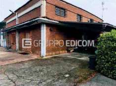 Foto Abitazione di tipo economico di 252 mq  in vendita a Oleggio - Rif. 4508286