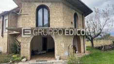 Foto Abitazione di tipo economico di 272 mq  in vendita a Faicchio - Rif. 4502346
