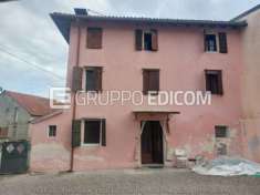 Foto Abitazione di tipo popolare di 147 mq  in vendita a Azzano Decimo - Rif. 4519065