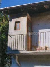 Foto Abitazione di tipo popolare di 180 mq  in vendita a Golasecca - Rif. 4451473