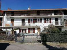 Foto Abitazione di tipo popolare di 238 mq  in vendita a Varallo Pombia - Rif. 4448364