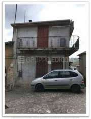 Foto Abitazione di tipo popolare di 65 mq  in vendita a Maierato - Rif. 4454050