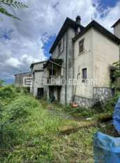 Foto Abitazione di tipo popolare di 77 mq  in vendita a Tresana - Rif. 4534006