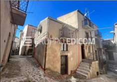 Foto Abitazione di tipo popolare in vendita a Geraci Siculo - Rif. 4510389