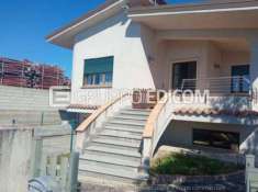 Foto Abitazione in villini di 203 mq  in vendita a Cropani - Rif. 4500033
