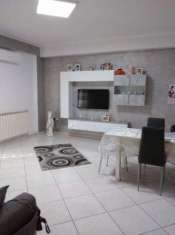 Foto ABITAZIONE INDIPENDENTE in c.a. di mq 180, con n. 2 appart. + garage di mq 84