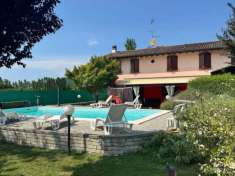 Foto Affascinante loghino di campagna ristrutturato con piscina e ampio terreno  ideale anche per B&B o attivit  rurali
