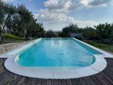 Foto AGRITURISMO BIOLOGICO CON GRANDE PISCINA SU 7 ETTARI DI TERRENO