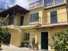 Foto Alassio villa indipendente con spazioso garage, cortile terrazzo porticato