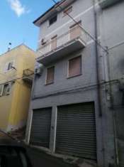 Foto ampia casa plurilivello nel centro storico di Lod� (Provincia di Nuoro, Sardegna