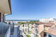 Foto AMPIO APPARTAMENTO CON VISTA MARE E GARAGE