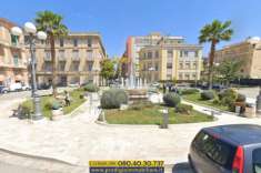 Foto Ampio e luminoso appartamento uso ufficio in vendita a Bisceglie