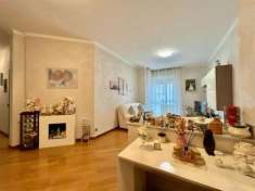 Foto AMPIO E PANORAMICO TRE LOCALI RISTRUTTURATO