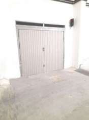 Foto Ampio garage ristrutturato