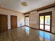 Foto Appartamento 4 vani con garage, cantina e posto auto.