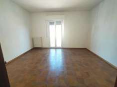 Foto Appartamento con 3 camere e 2 bagni